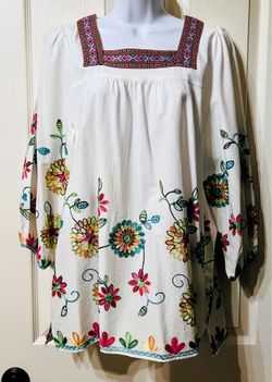 Calessa Embroidered Tunic M