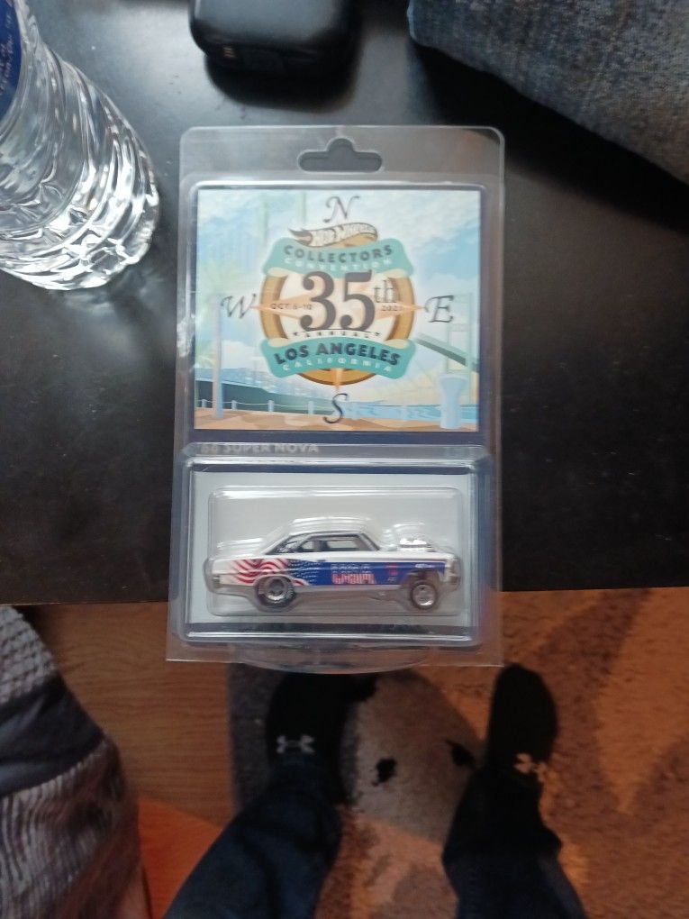 Hot Wheels 66 Super Nova 35th Los Angeles Collector's Convention