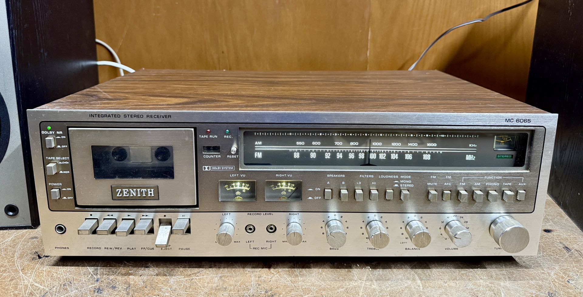 Vintage Zenith Stereo receiver model MC 6065