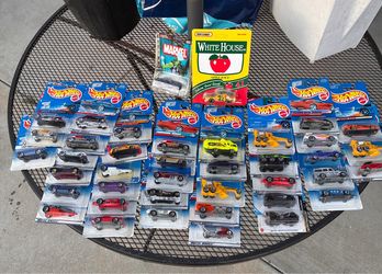 90s - Early 2000s Hot Wheels Car Lot