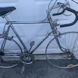 VINTAGE GITANE ROAD BIKE