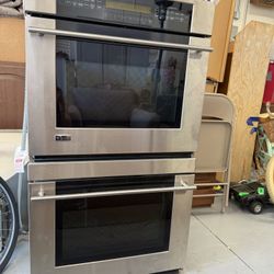 GE Monogram double wall oven in stainless steel. High-end built-in unit removed from our custom home and didn’t work in new home! 