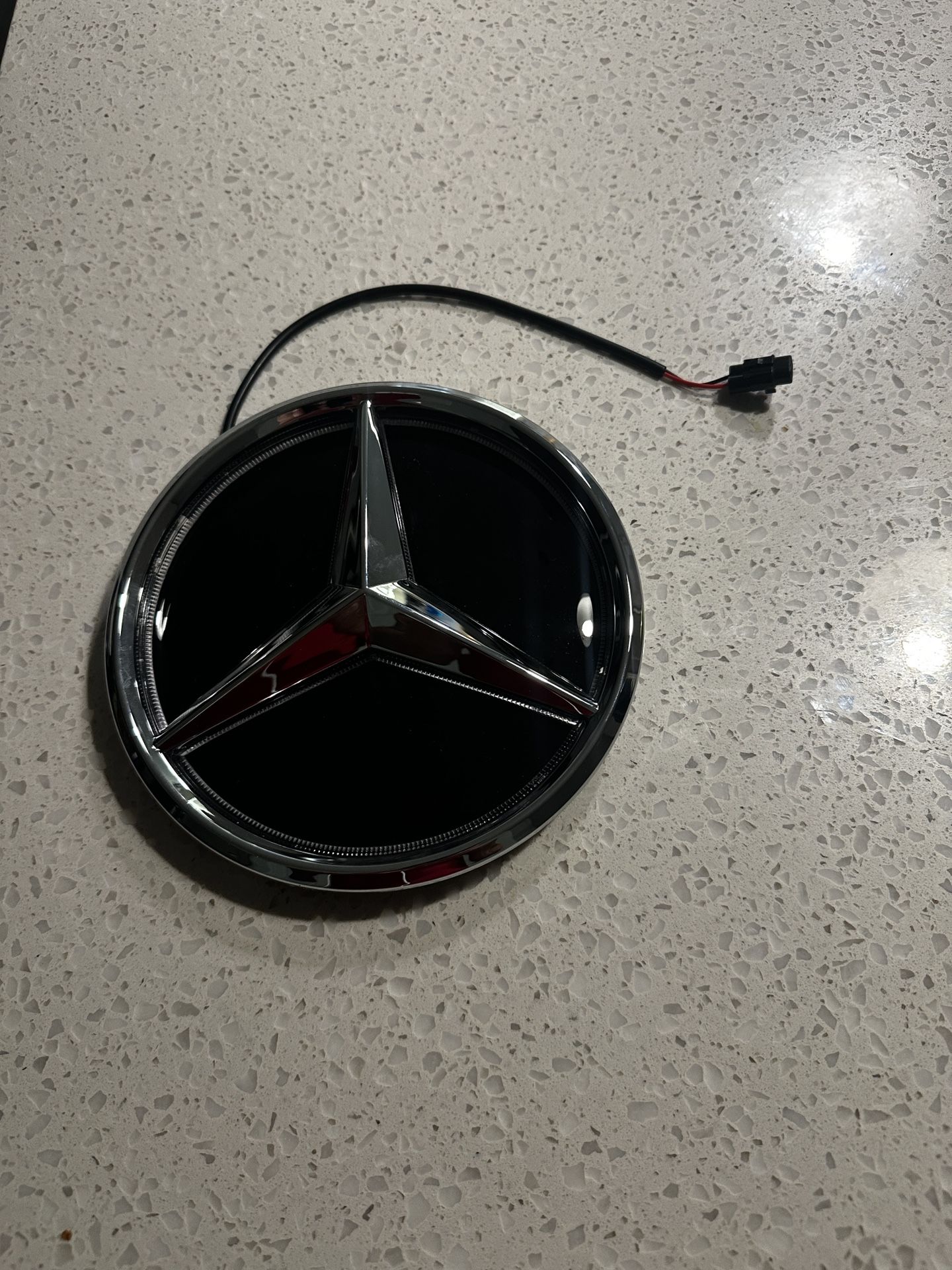 Mercedes C300 LED Emblem