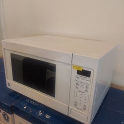 GE Counter Top Microwave