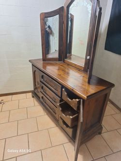 Dresser