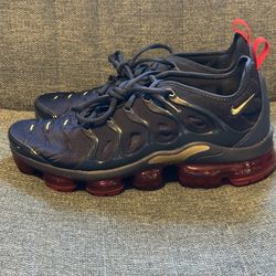 Men’s Nike Gym Shoes, Size 11 