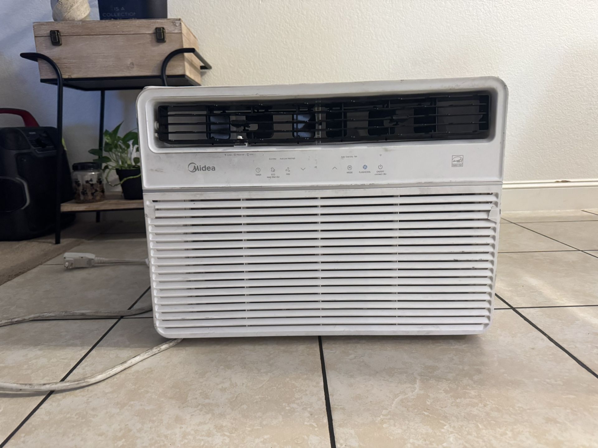 Air Conditioner With Heat 24,000 BTU AC unit