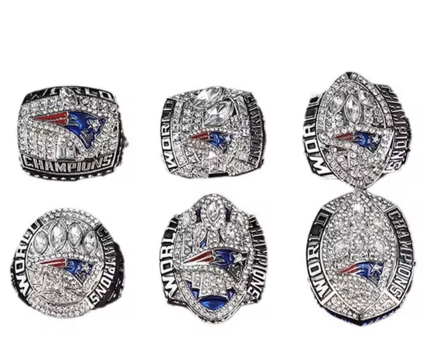 New England Patriots Championship Replica Rings Set With Wooden Box