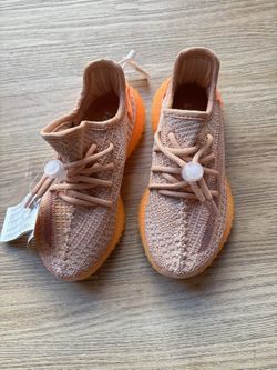 New without box Toddler Kids Yeezy style sneaker Size 1Y Clay Orange 