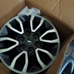 Set Of 4,17 In Rims Off A Raptor.