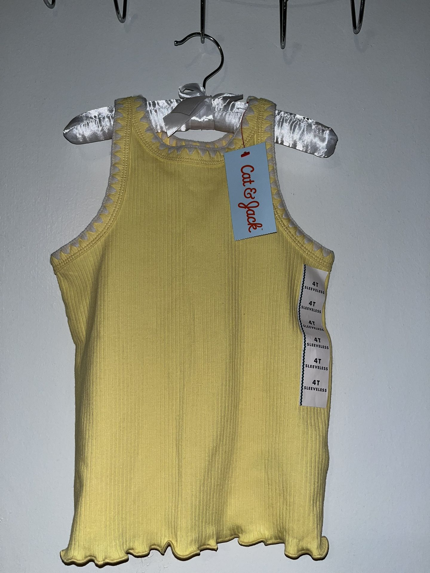 Girl's blouse in yellow