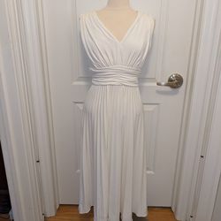 Ladies White Party Dress, Tea Length Fit And Flare Pleated Size 8. Perfect Condition . Never Worn