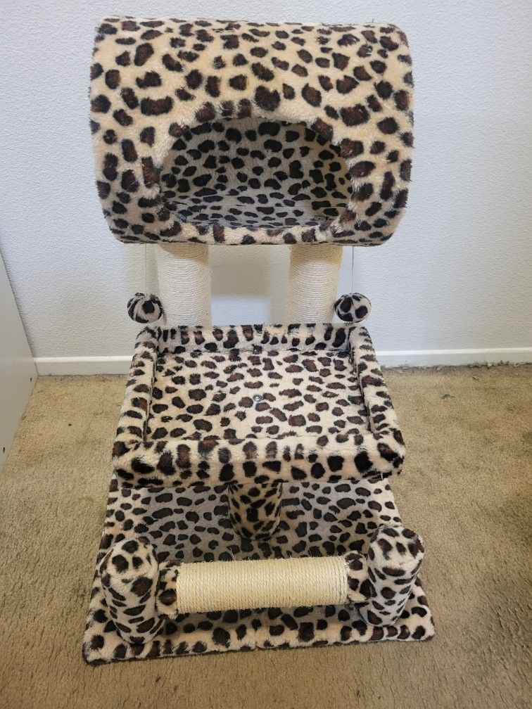 LEOPARD CAT TREE (LOOK AT MEASUREMENTS ON PICTURE)