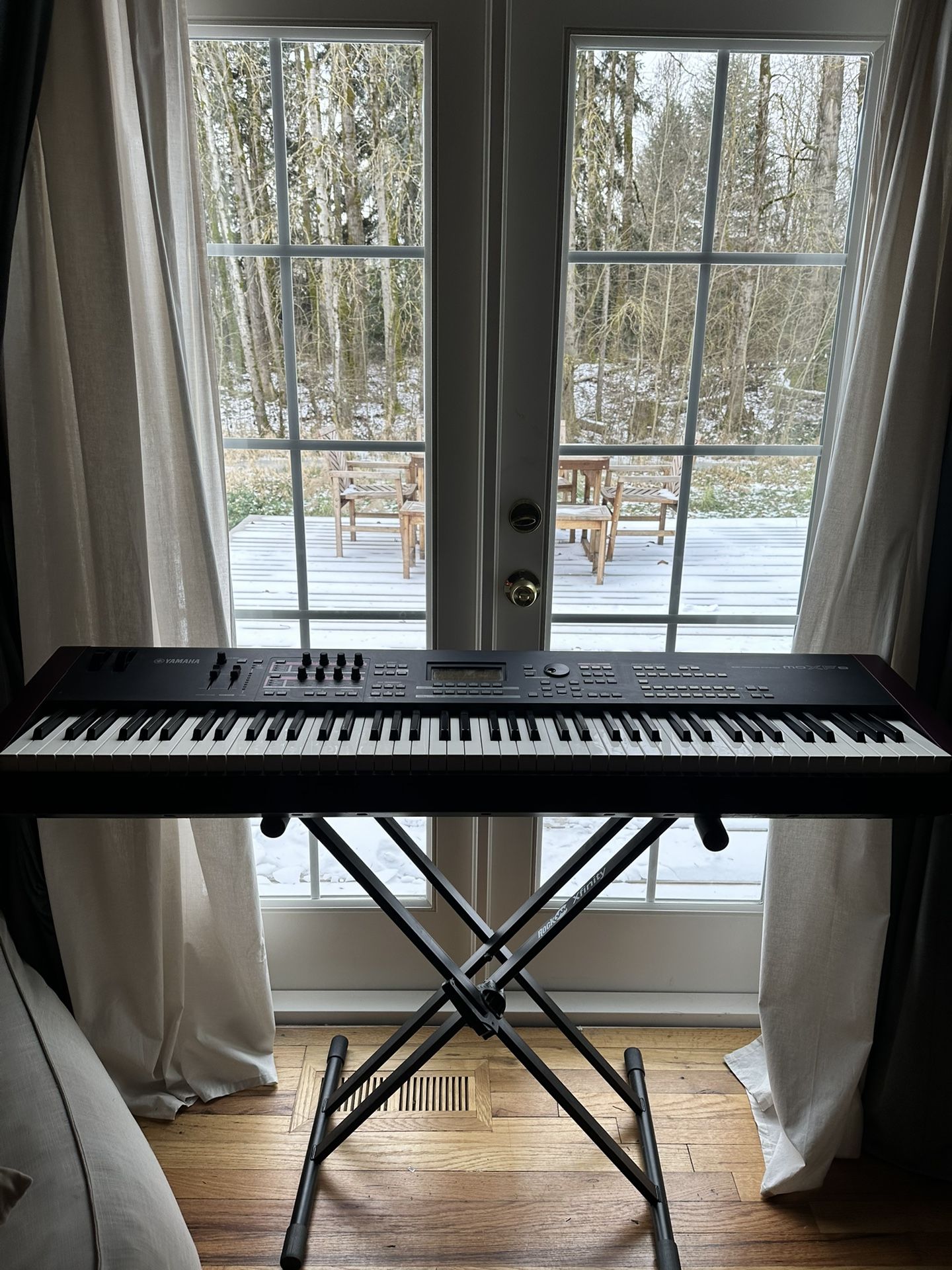Yamaha MOXF8 Production Synthesizer Piano Keyboard