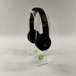 Beats Solo4 Wireless On-Ear Bluetooth Headphones Black MUW23LL/A