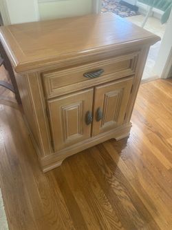 Oak cabinet 28”wide by 17”deep by 30”tall