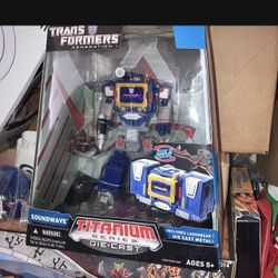 Transformers Titanium Soundwave