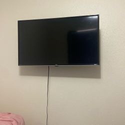 36in Roku Tv With Remote 