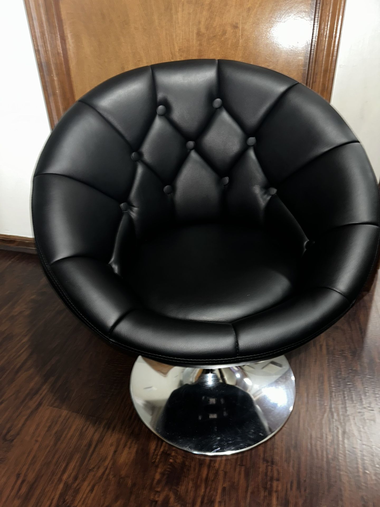 Modern Swivel Chair