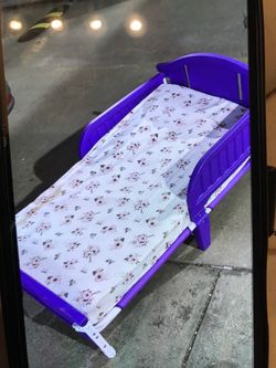 Toddler bed