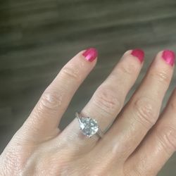 Beautiful Engagement Ring 