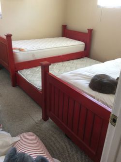BUNKBED WITH TRUNDLE RED