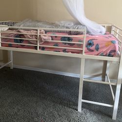 Twin Loft Bed & Curtain Set
