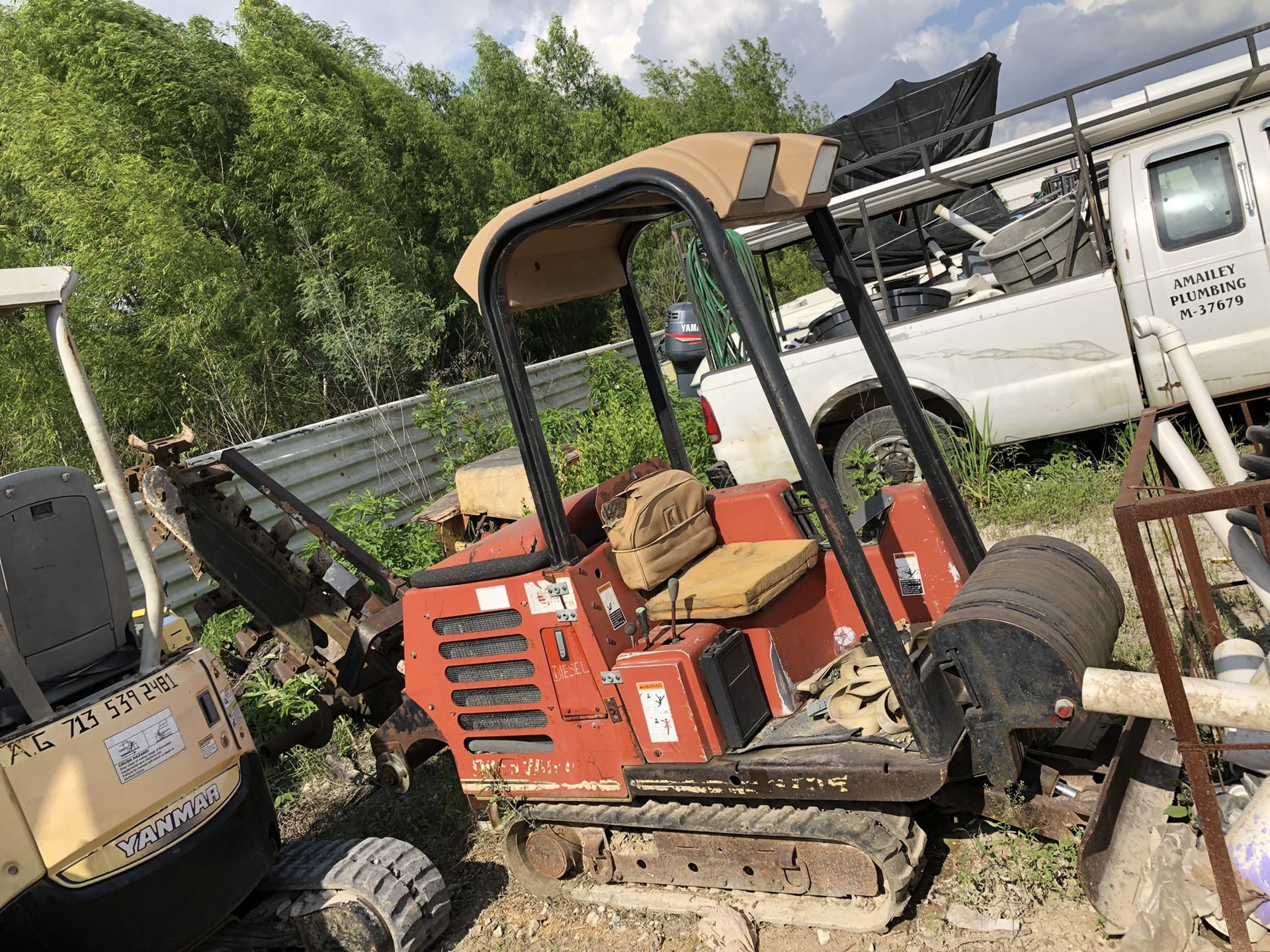 2000 HT 25 Ditch witch trencher