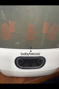 Baby Brezza bottle sterilizer and dryer