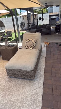 Outdoor lounge chair