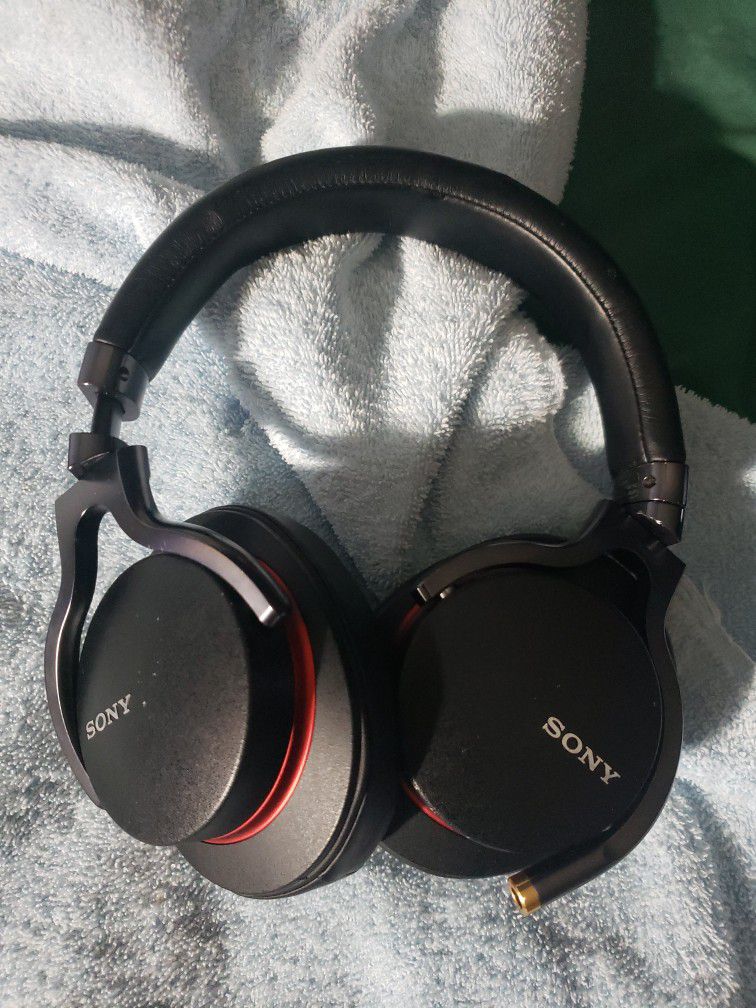 Sony Overear Headphones MDR-1A