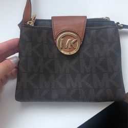 Michael Kors Crossbody Purse/wallet