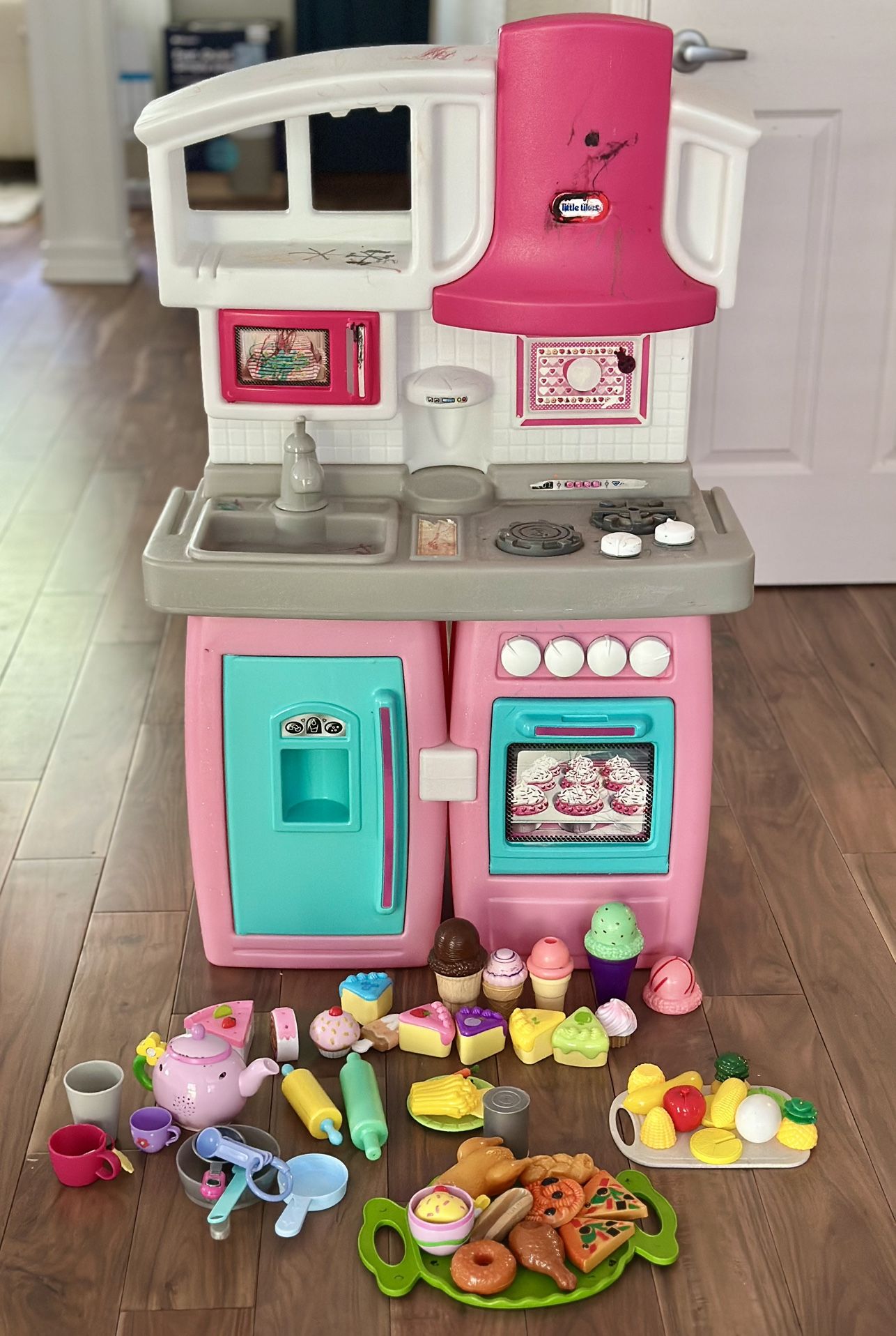 Little Tikes Play kitchen Set With Accessories