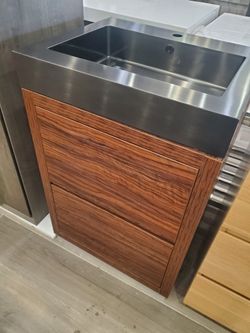 24" Freestanding Bathroom Vanity 