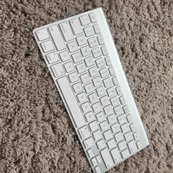 Bluetooth Apple Keyboard