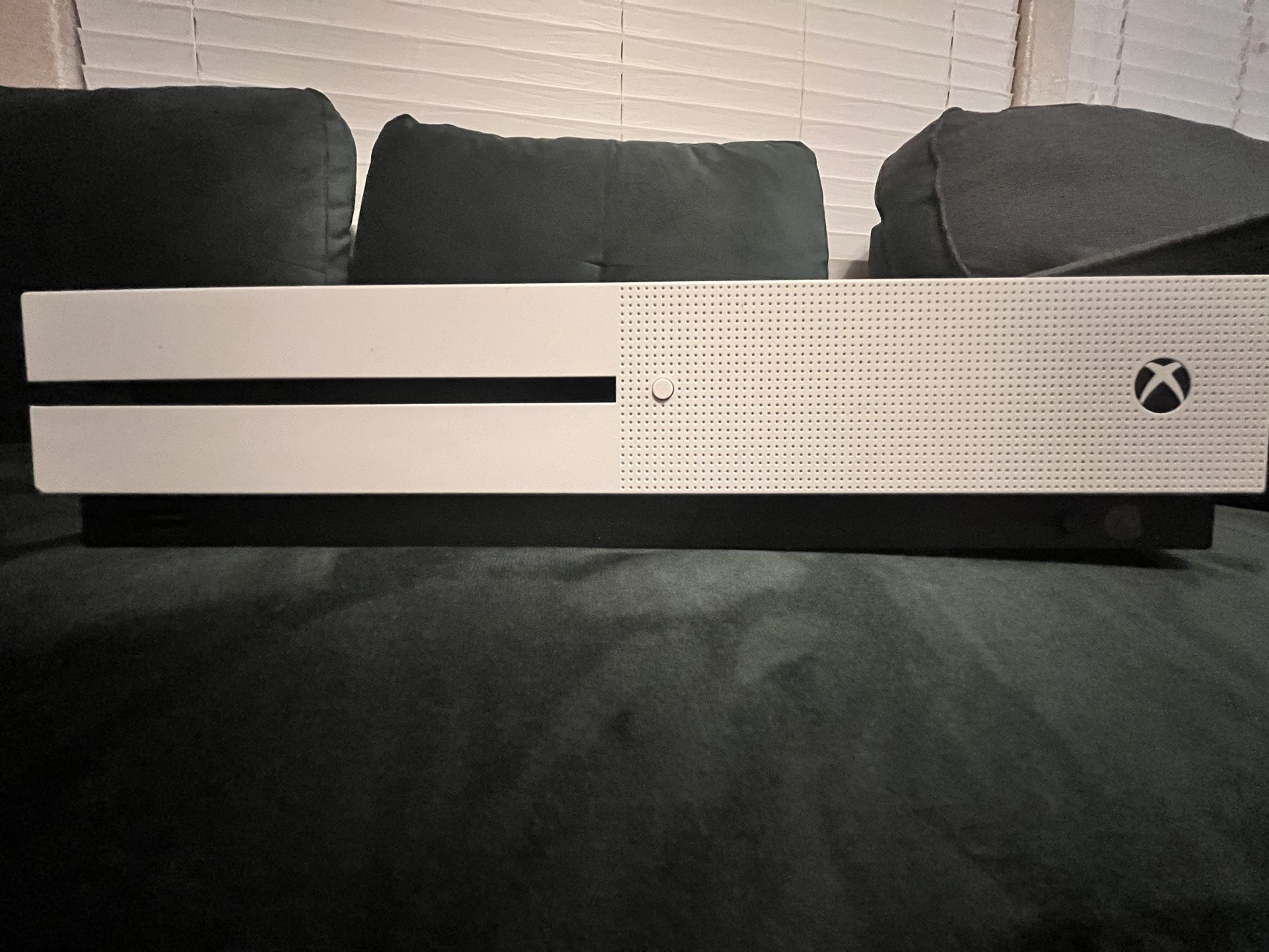 Xbox One S