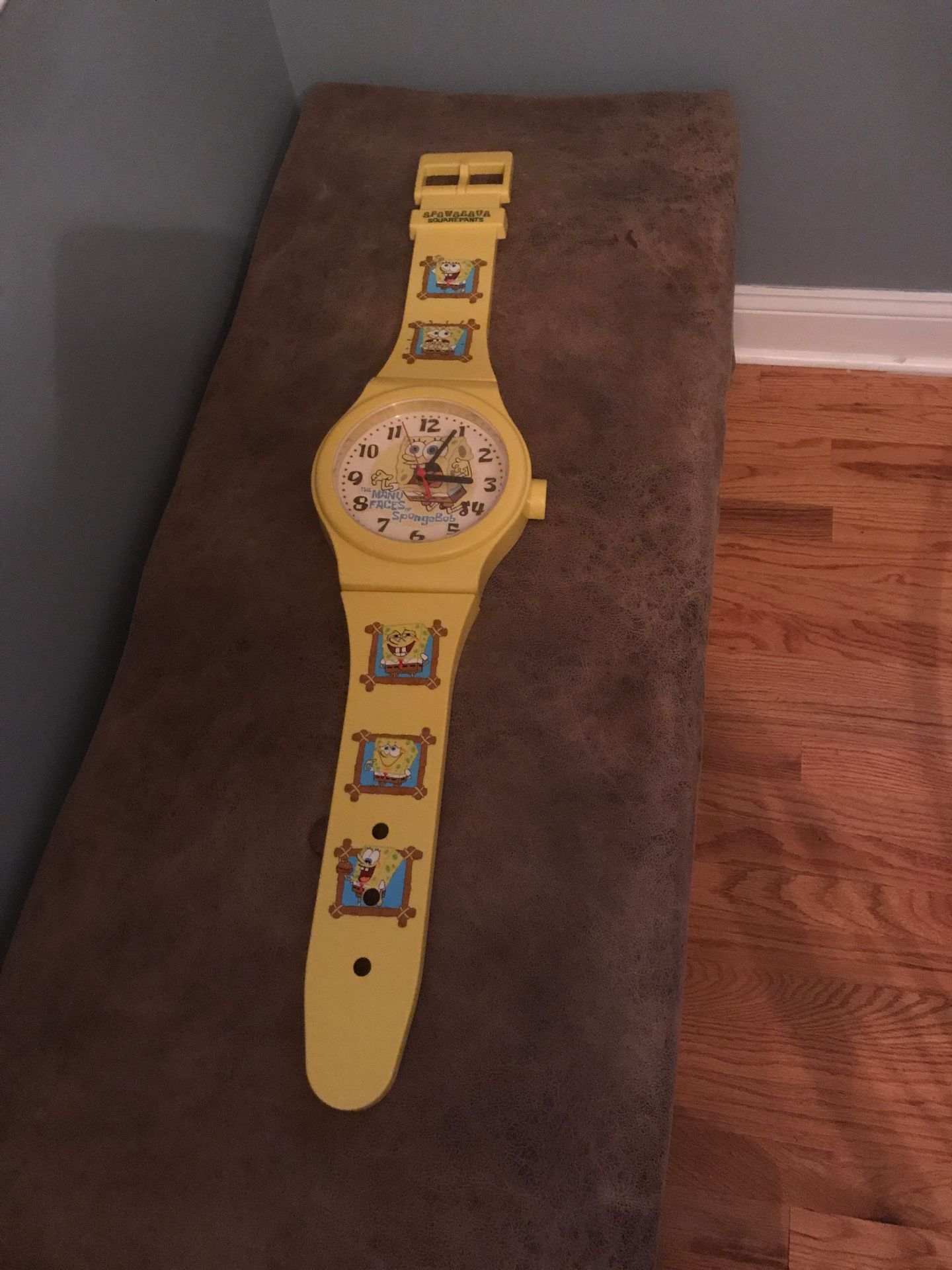 Spongebob wall clock-Free!