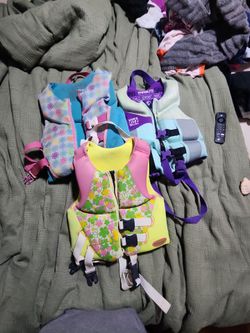 Child's life jackets