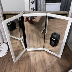 Mirrored 3door Medicine cabinet