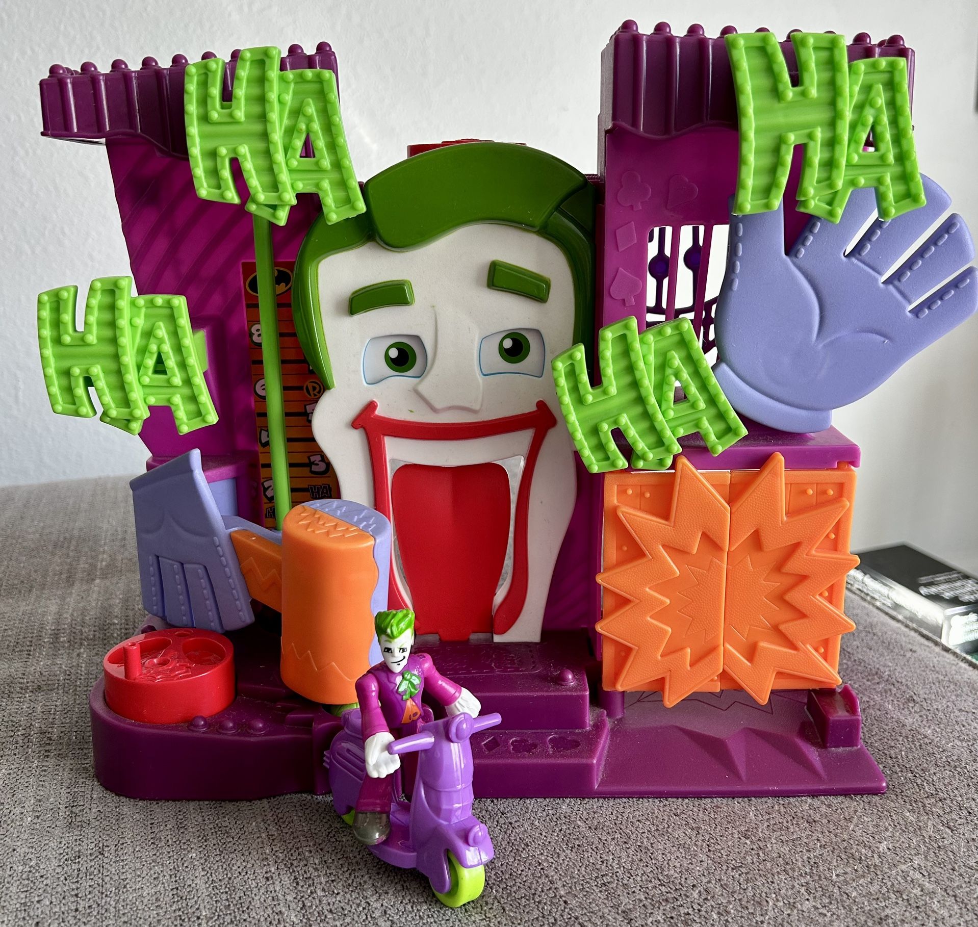 Imaginext DC Super Friends The Joker Fun House
