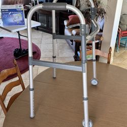 Invacare 6291-3F Dual-Release Adult Walker 60 Days Old.