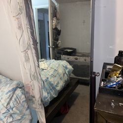 Mirror/Jewelry Holder