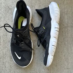 Nike Women's Free Run 5.0 Running Sneakers from Finish Line size 7.5
