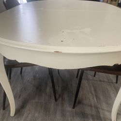 Furniture , table  And 6 Chairs 