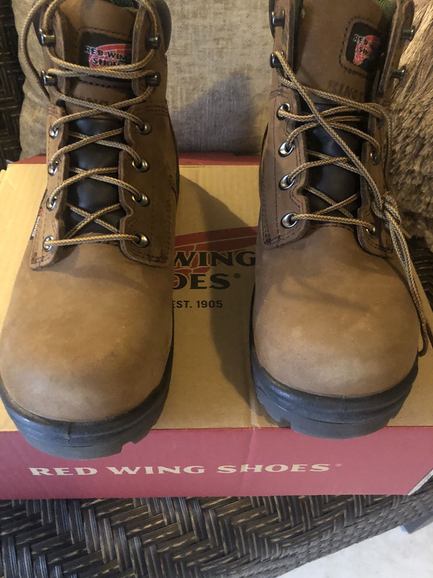 RED WING SIZE 8 6 INCHES TALL SAFETY TOE BOOTS BRAND NEW