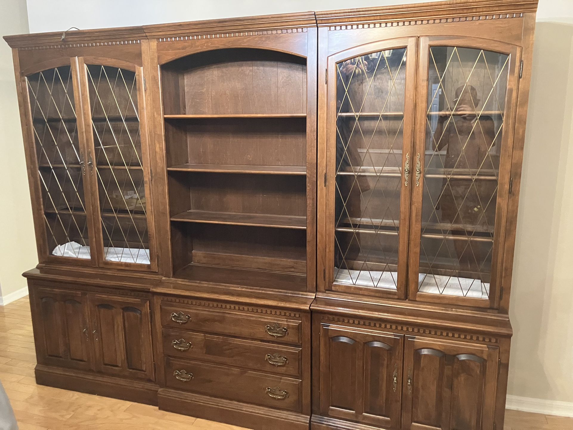 “Ethan Allen” Antique Three-Piece Hutch
