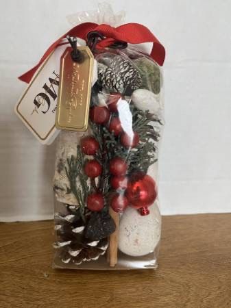 NEW Madison's Garden Potpourri Christmas Naughty & Nice Bag - 9 oz