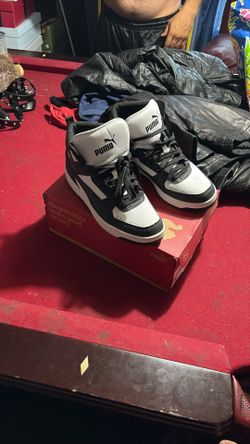 Pumas Black And White 