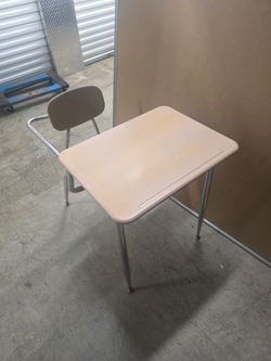 (20) Available Virco Adult High School Jr. High Student Classroom Desk College Church School $55.