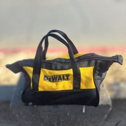 DeWalt 20V MAX 1/2 in. Brushed Cordless Compact Drill 